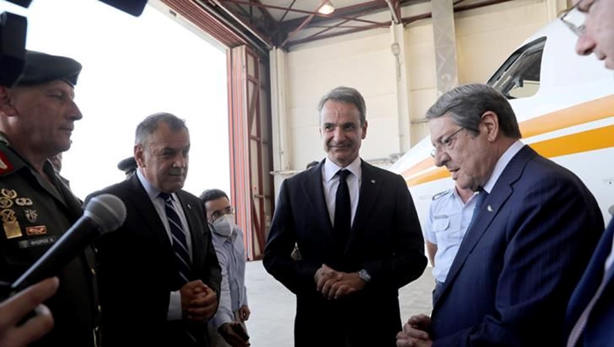 Yunanistan'dan Güney Kıbrıs Rum Yönetimi'ne hediye uçak: Bizim için her zaman sorundu